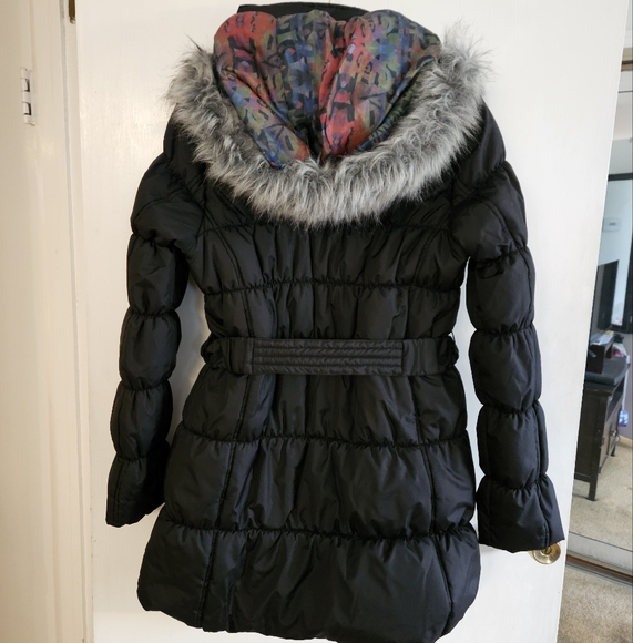 Women's Black Puffer Jacket with Fur Trim - Picture 2 of 3